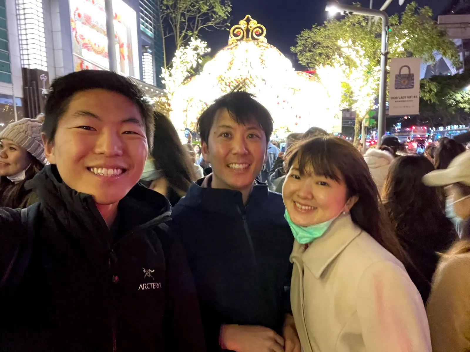 Joseph and Miki took me to experience Jinshan’s golden hot spring and eat at what must be the most popular grilled corn stand in Taiwan. First time seeing Joseph since we worked together in Google in Tokyo three years ago!