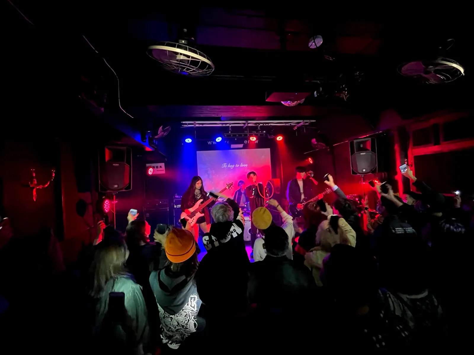 Randomly chose a live music venue. Surprise — Taiwanese screamo!