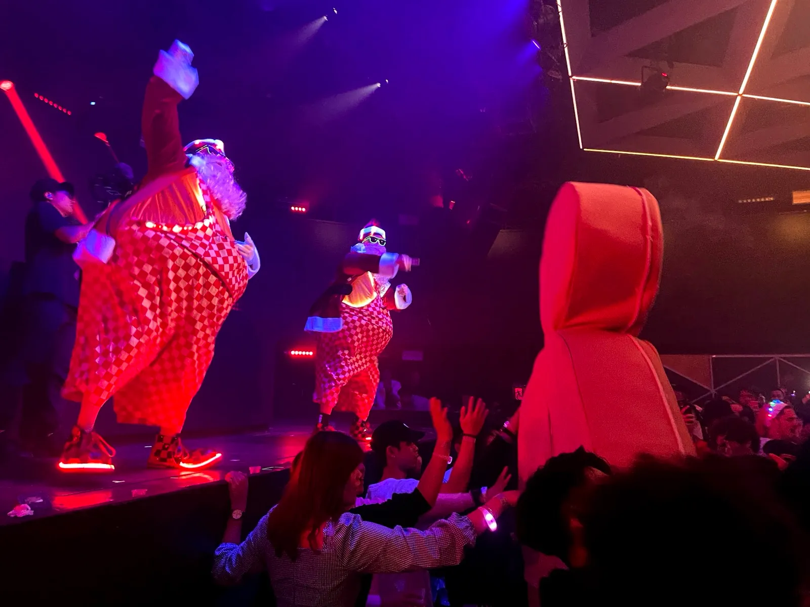 Went clubbing for the first time in ages. It was, uh, an experience.